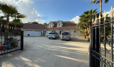 Spacious Pyrgos villa with pool large plot 