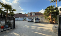 Spacious Pyrgos villa with pool large plot 