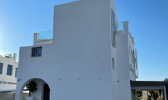 5 bedroom house for sale in Pernera