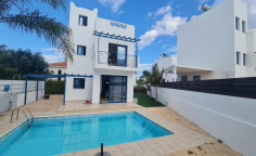 Luxury 3 bedrooms house for sale in Pernera