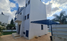 Luxury 3 bedrooms house for sale in Pernera