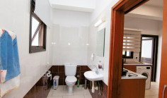 6 bedroom house for sale in Deryneia
