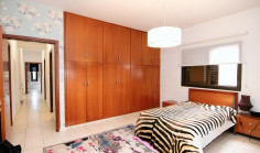 6 bedroom house for sale in Deryneia