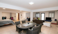 6 bedroom house for sale in Deryneia