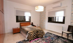 6 bedroom house for sale in Deryneia