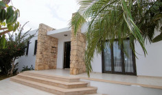 6 bedroom house for sale in Deryneia