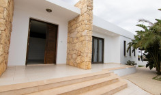 6 bedroom house for sale in Deryneia