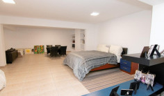6 bedroom house for sale in Deryneia