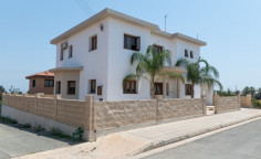 4 bedrooms house for sale in Frenaros