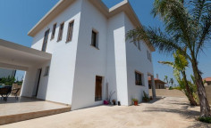 4 bedrooms house for sale in Frenaros