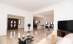 4 bedrooms house for sale in Frenaros