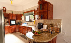 Spacious 3 bedroom house to rent in Deryneia