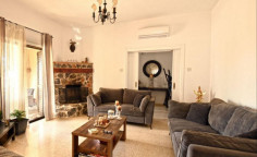 Spacious 3 bedroom house to rent in Deryneia