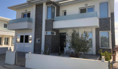4 bed house for sale in Paralimni