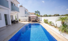 3 bed house to rent in Pernera