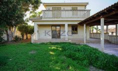 Two-storey detached residence on large corner plot in Tseri Two-storey detached residence on large corner plot in Tseri