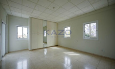 Spacious 5 bedroom house in quiet Palaiometocho area 