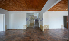 Spacious 5 bedroom house in quiet Palaiometocho area 