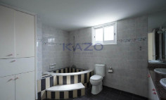 Spacious 5 bedroom house in quiet Palaiometocho area 