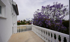 Spacious 5 bedroom house in quiet Palaiometocho area 