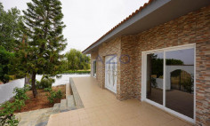Spacious 5 bedroom house in quiet Palaiometocho area 